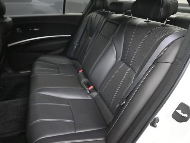 Used 2018 Acura RLX w/ Technology Package image 12