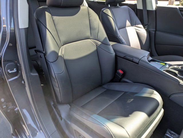 Used 2025 Lexus ES 300h w/ Premium Package image 29