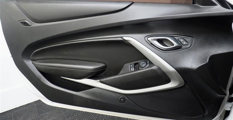 Used 2017 Chevrolet Camaro SS RWD image 26