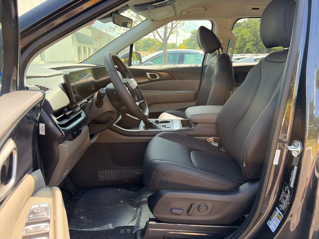 New 2027 Kia Carnival FWD image 14