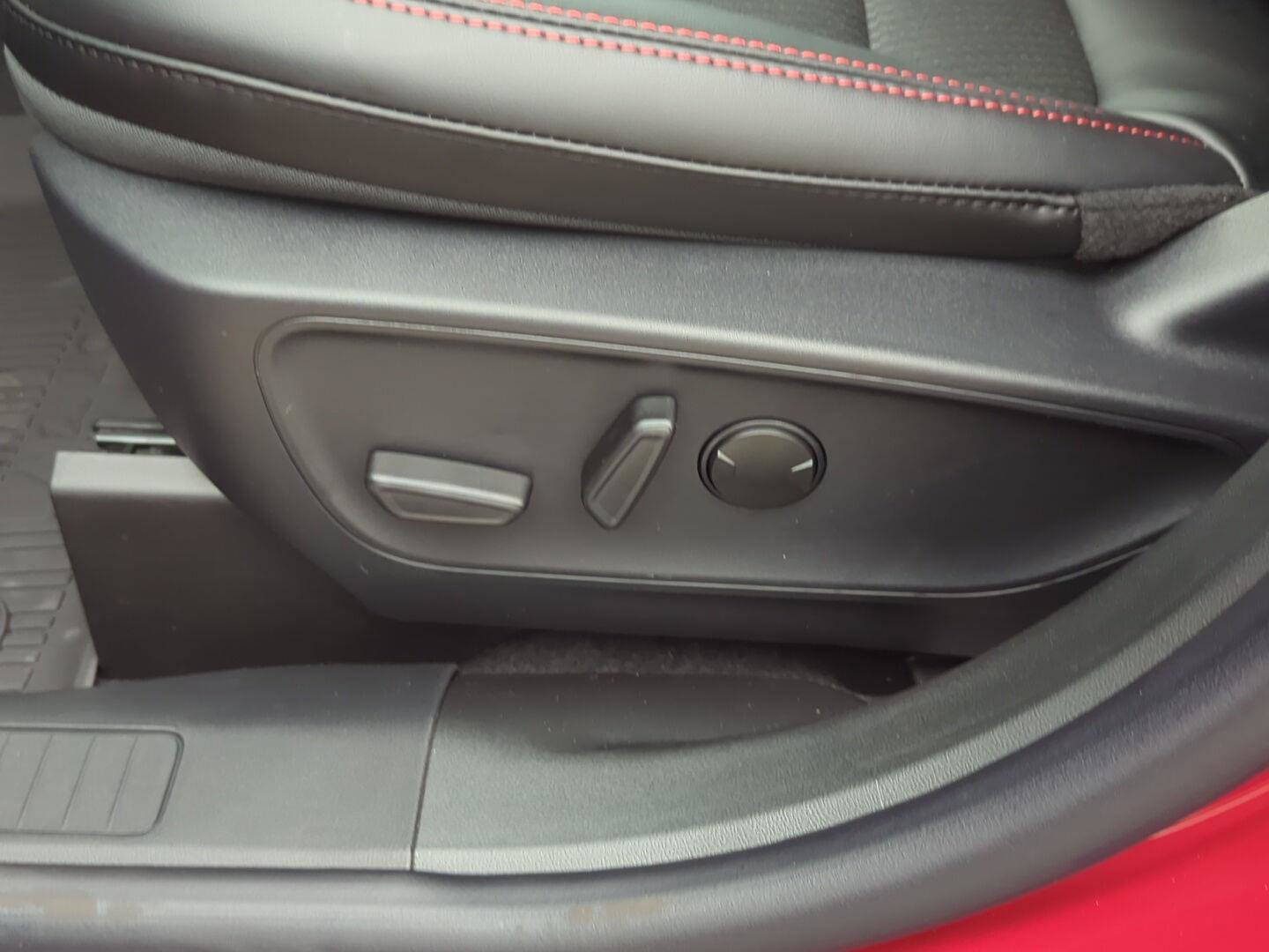 New 2026 Ford Escape ST-Line Select w/ Tech Pack #1 AWD/4WD image 12