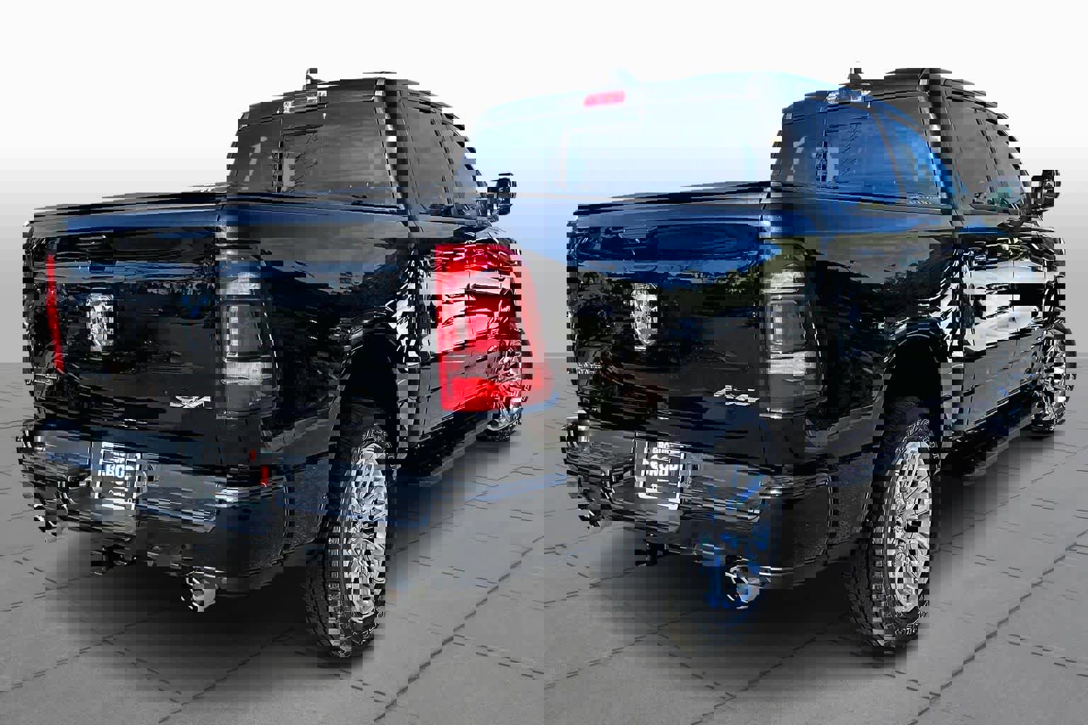 Used 2024 RAM 1500 Laramie image 13