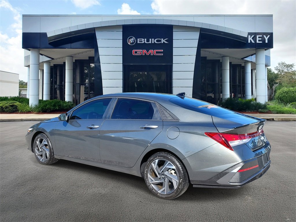 Certified 2025 Hyundai Elantra Sport image 3