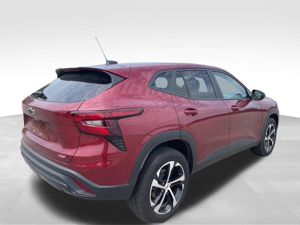 Used 2025 Chevrolet Trax RS w/ Driver Confidence Package FWD image 8