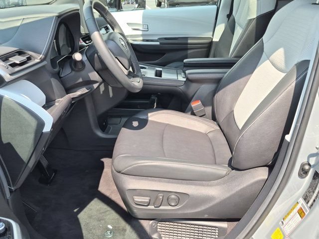 Certified 2025 Toyota Sienna XSE AWD/4WD image 8