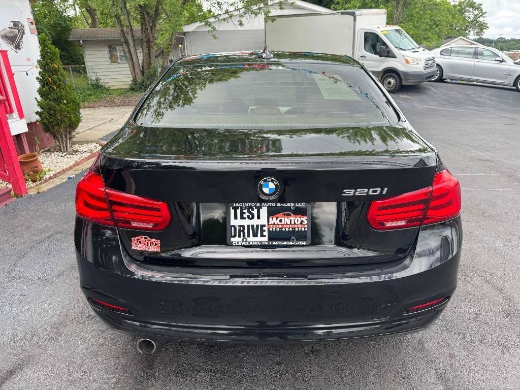 Used 2016 BMW 320i Sedan RWD image 5