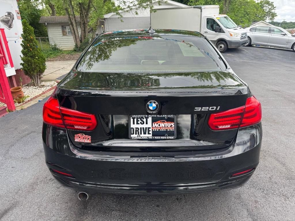 Used 2016 BMW 320i Sedan RWD image 5
