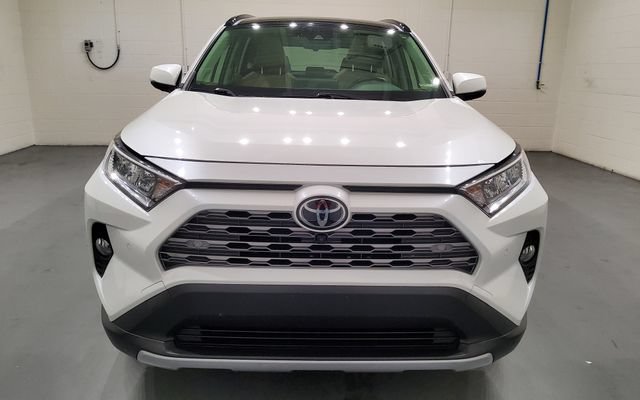 Used 2020 Toyota RAV4 Limited AWD/4WD image 3