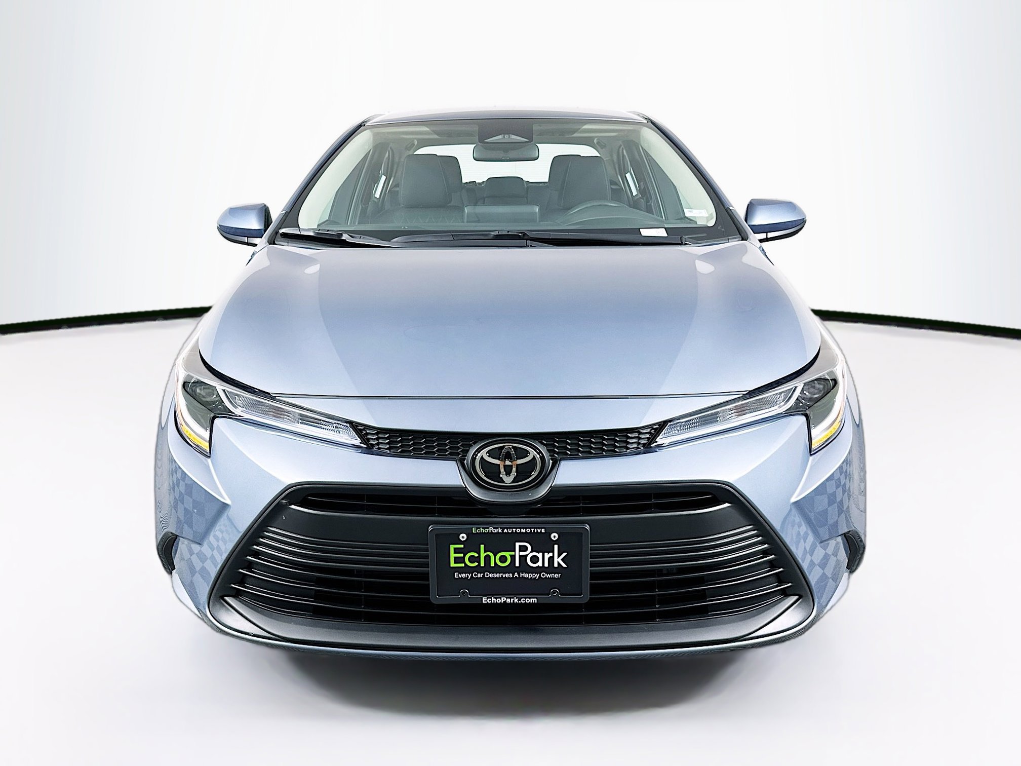 Used 2025 Toyota Corolla LE image 2