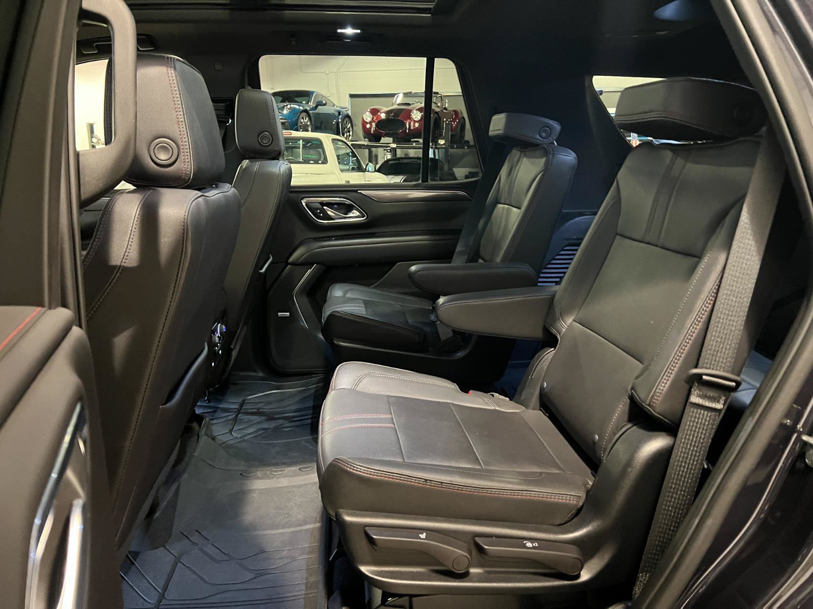 Used 2023 Chevrolet Tahoe RST w/ Luxury Package AWD/4WD image 30