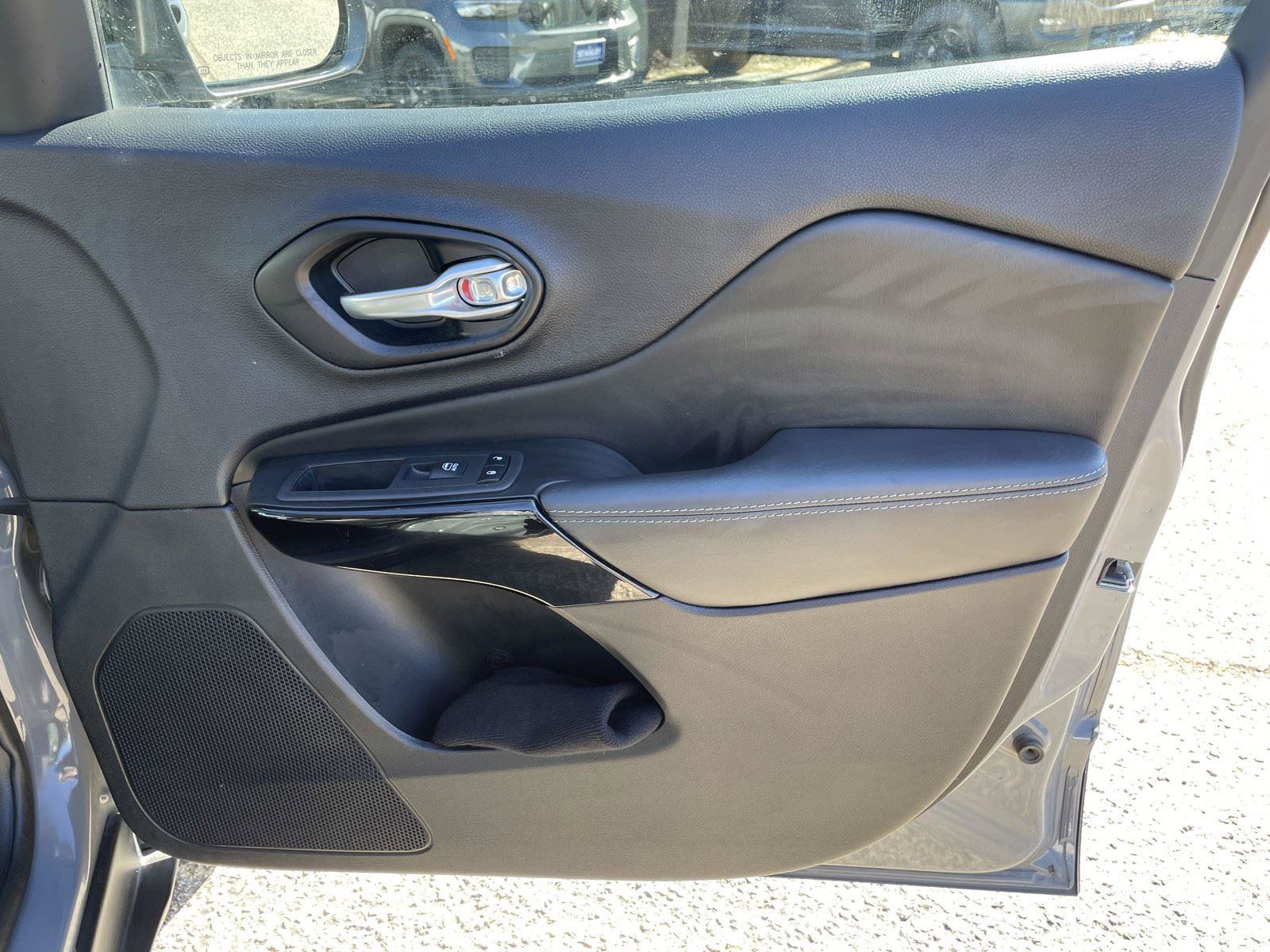 Certified 2023 Jeep Cherokee Altitude Lux image 48