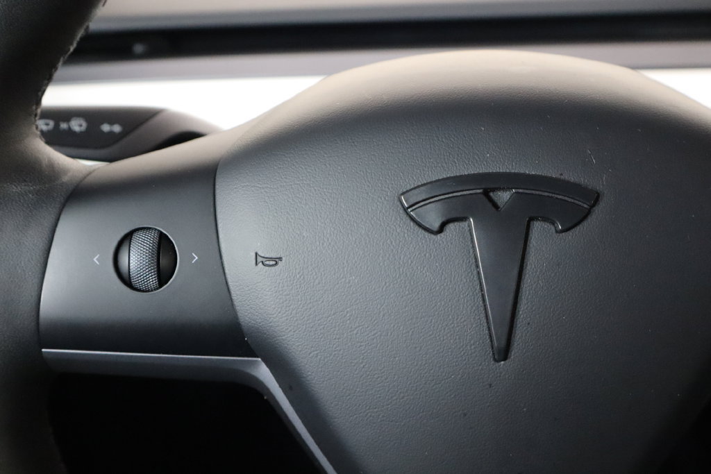 Used 2023 Tesla Model Y Long Range AWD/4WD image 8
