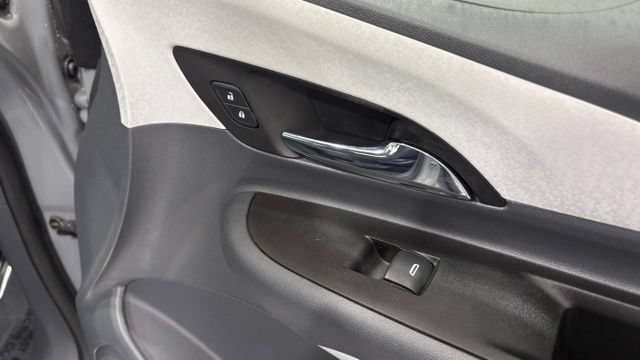 Used 2021 Chevrolet Bolt Premier w/ Infotainment Package FWD image 23