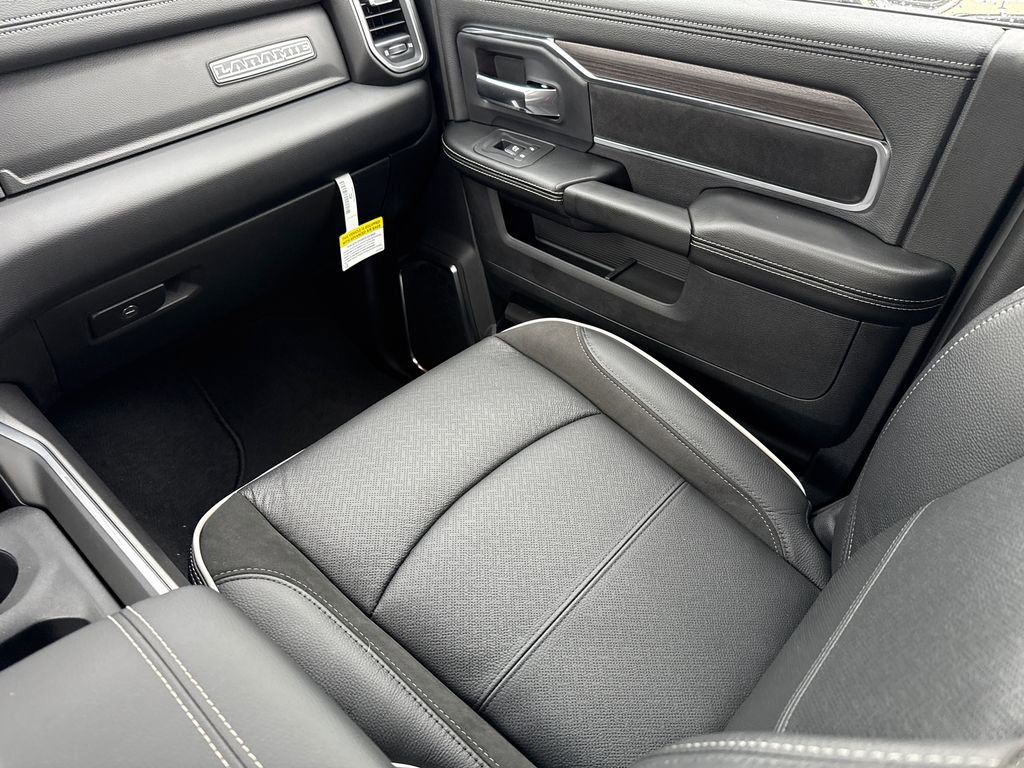 New 2026 RAM 2500 Laramie w/ Night Edition AWD/4WD image 16