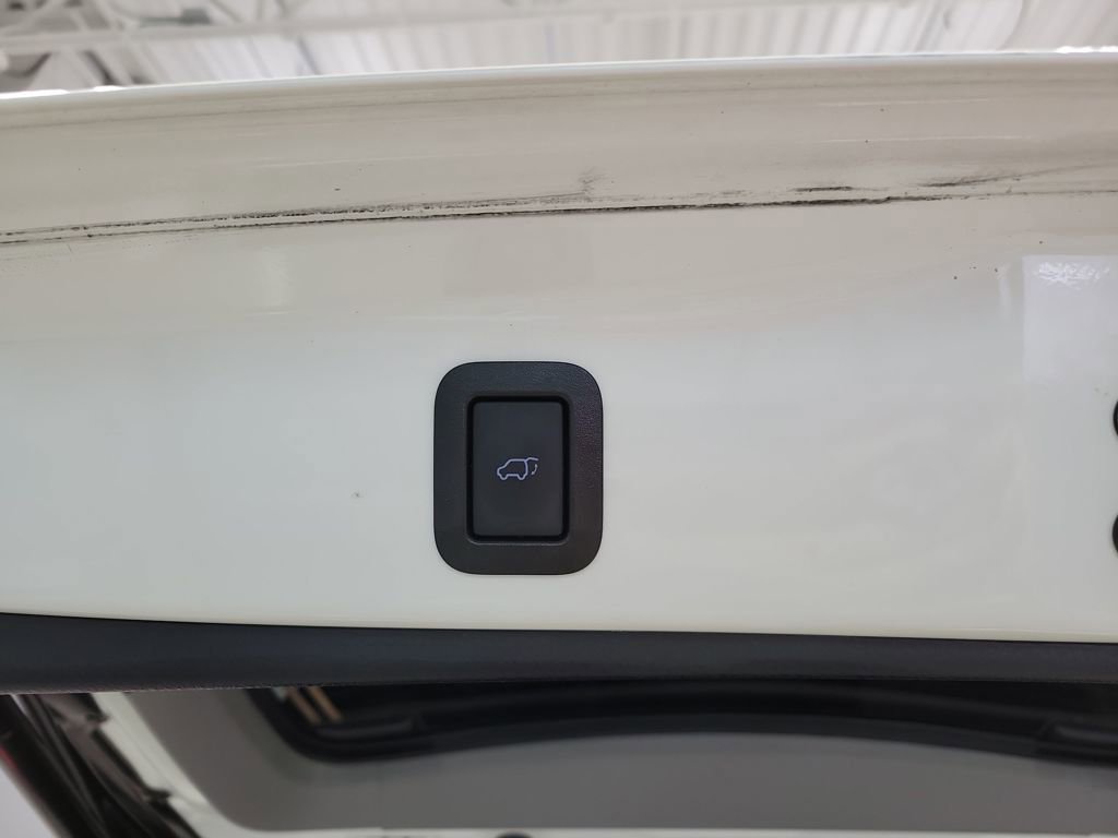 Used 2019 Toyota Highlander XLE image 12