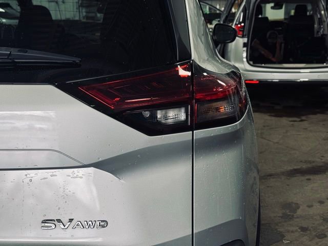 Used 2022 Nissan Rogue SV AWD/4WD image 5