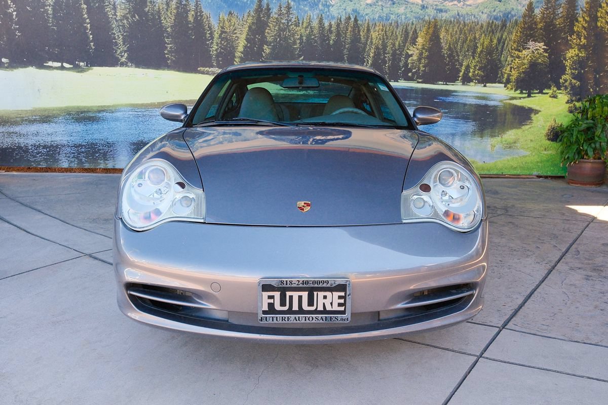 Used 2004 Porsche 911 Carrera RWD image 2