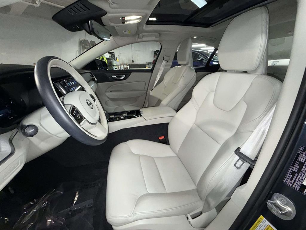 Used 2025 Volvo S60 T8 Plus image 2
