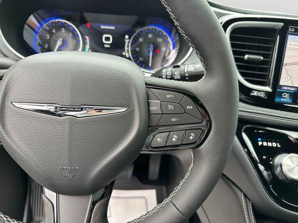 New 2026 Chrysler Pacifica Limited w/ S Appearance Package FWD image 20