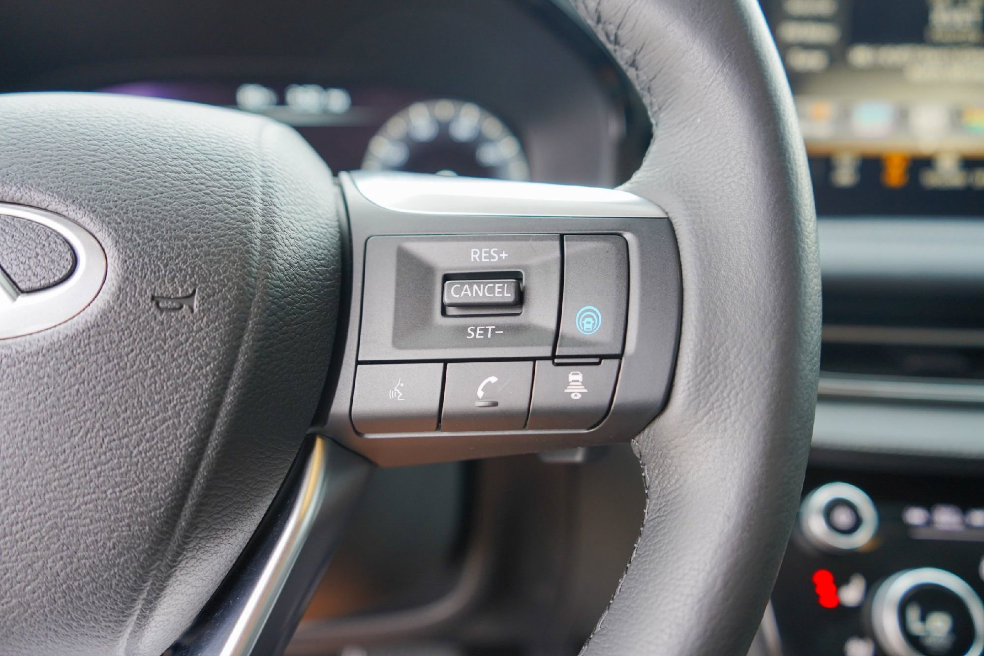 Certified 2023 INFINITI QX60 Luxe w/ Vision Package image 11