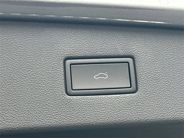 Used 2024 Volkswagen Tiguan Wolfsburg Edition image 34