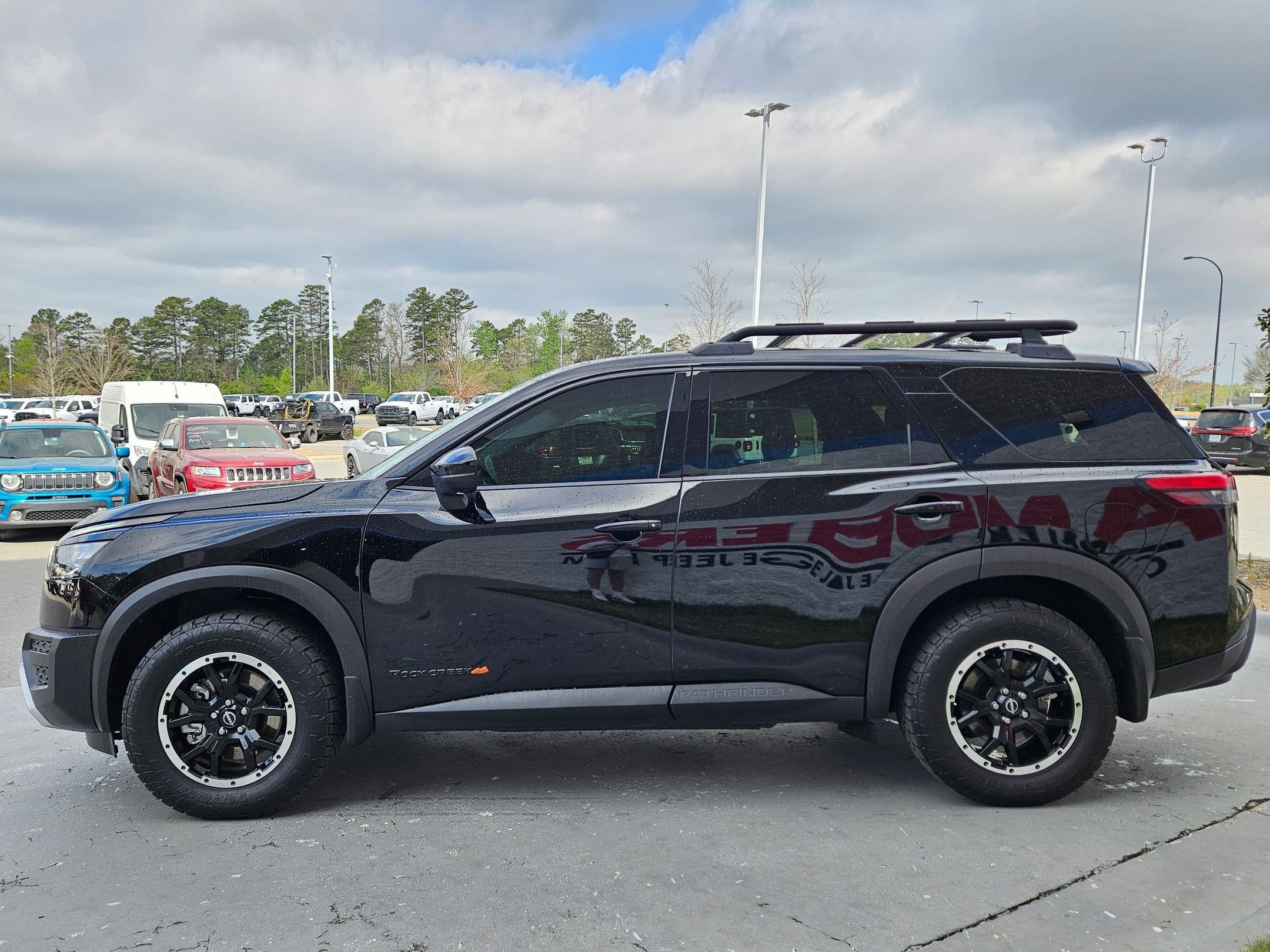 Used 2024 Nissan Pathfinder Rock Creek image 4