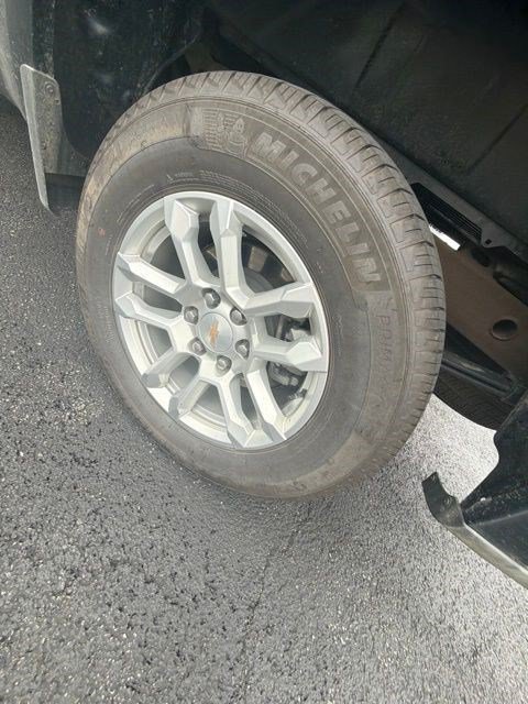 Used 2026 Chevrolet Silverado 1500 LT AWD/4WD image 9