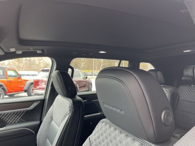New 2026 GMC Acadia Denali w/ Super Cruise Package image 24