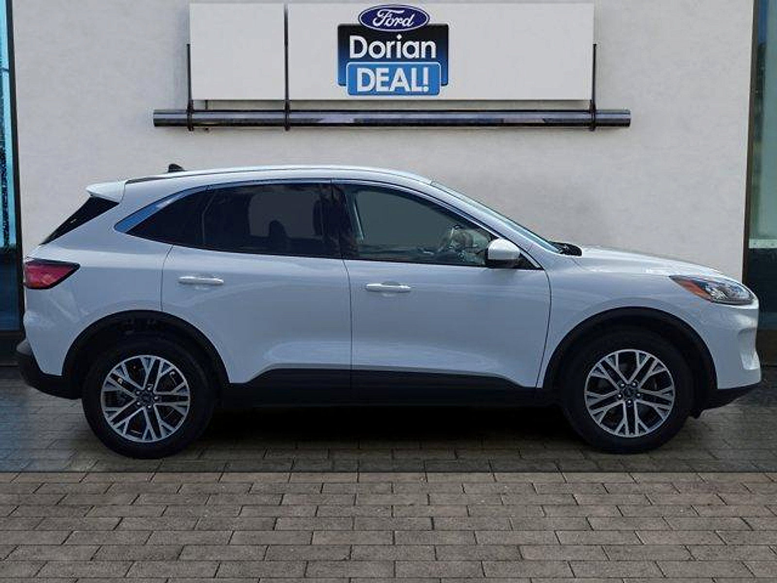 Certified 2022 Ford Escape SEL AWD/4WD image 2