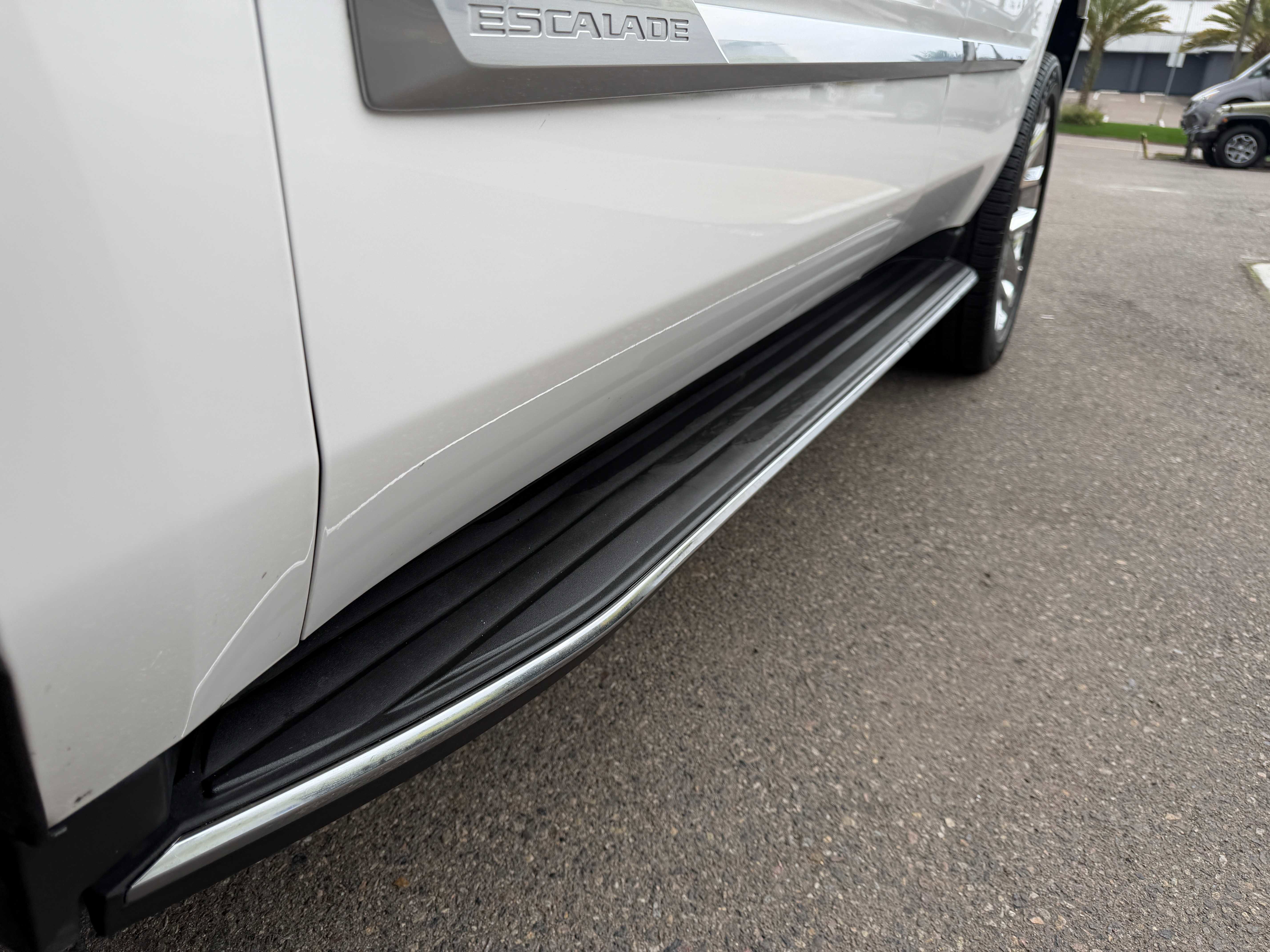 Used 2020 Cadillac Escalade Luxury image 9