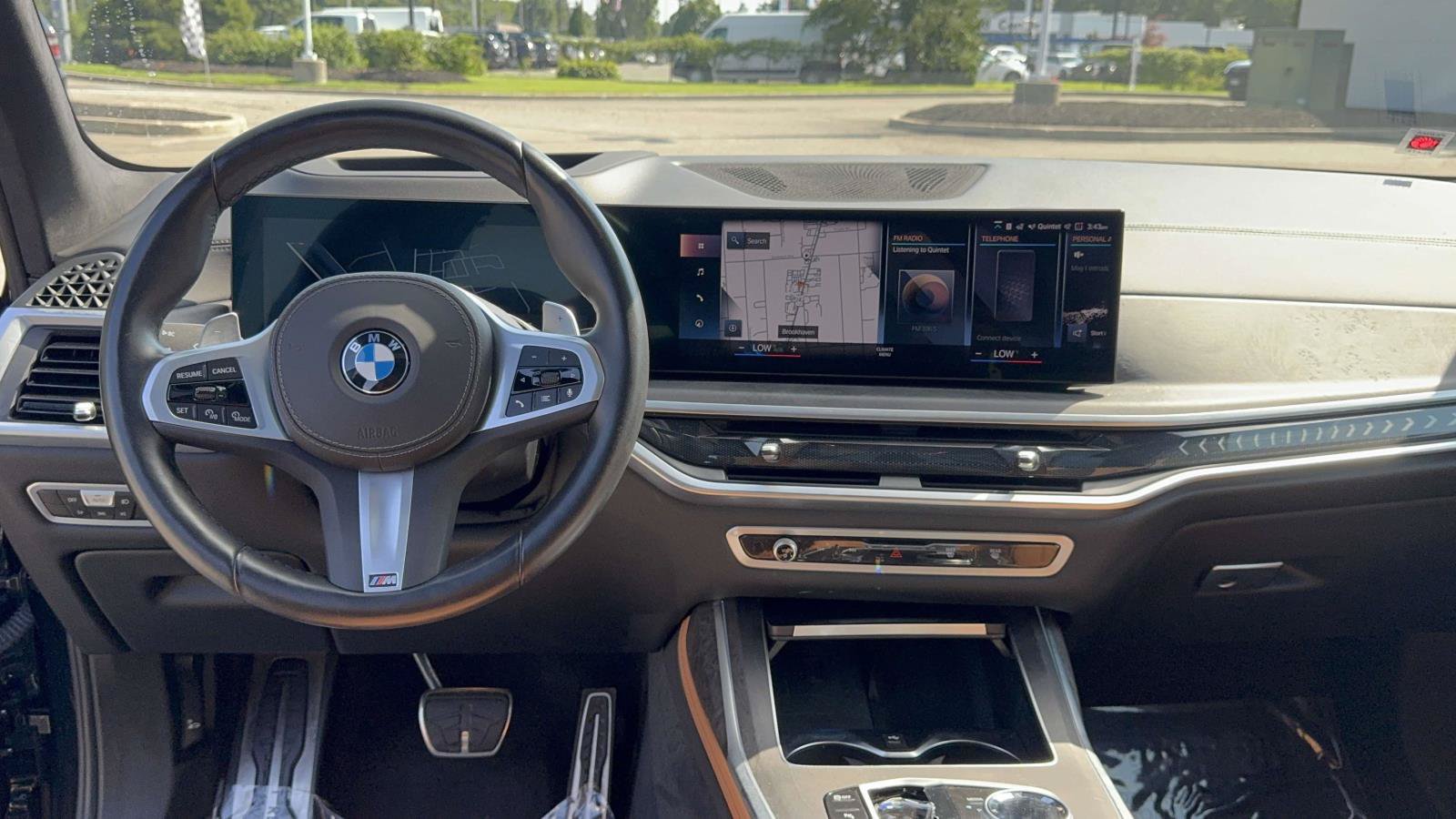 Used 2023 BMW X7 xDrive40i w/ M Sport Package AWD/4WD image 18