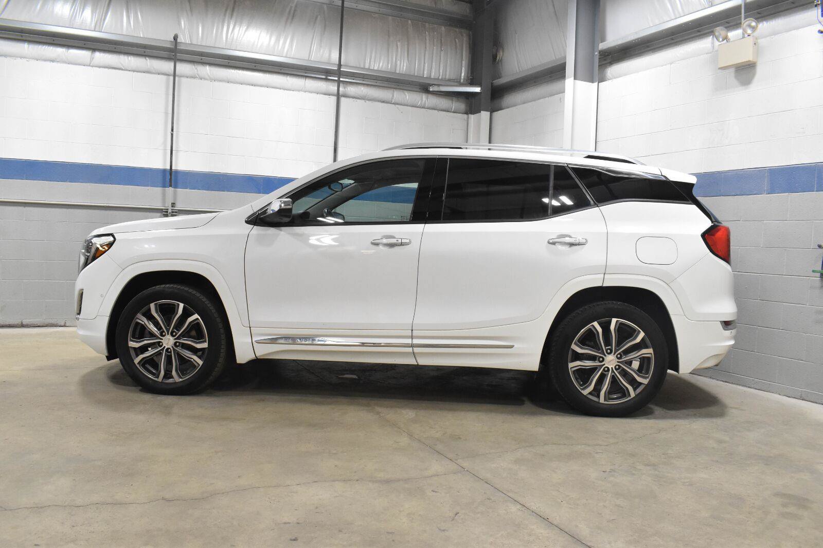 Used 2018 GMC Terrain Denali w/ Advanced Safety Package AWD/4WD image 23