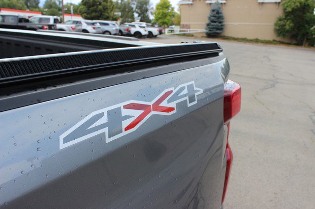 Used 2022 Chevrolet Silverado 1500 LT w/ Safety Package II image 10