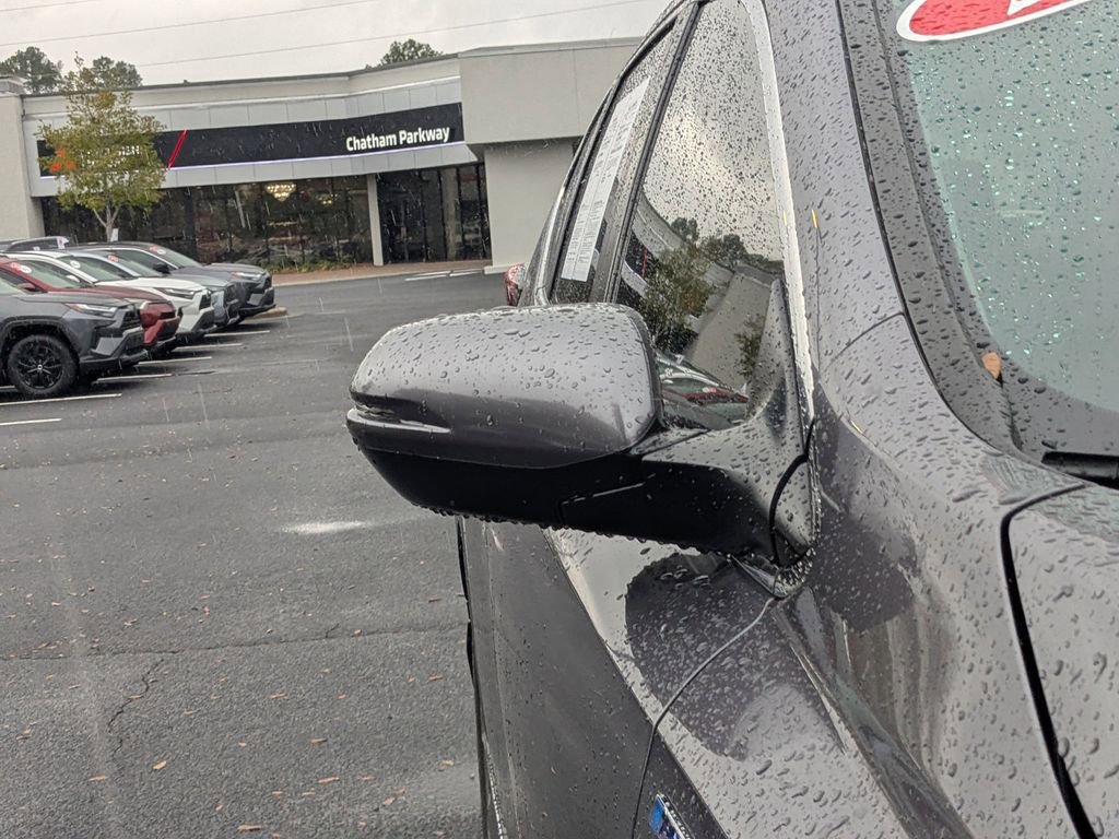 Used 2022 Honda CR-V Touring image 11