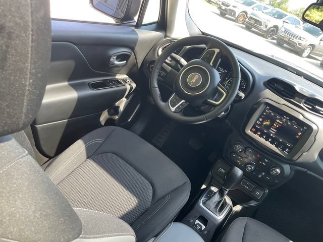 Used 2023 Jeep Renegade Latitude w/ Sun/Sound Group AWD/4WD image 21