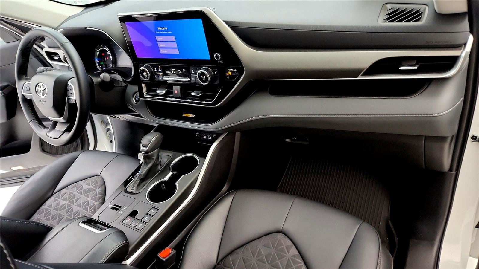 Certified 2024 Toyota Highlander XLE image 16