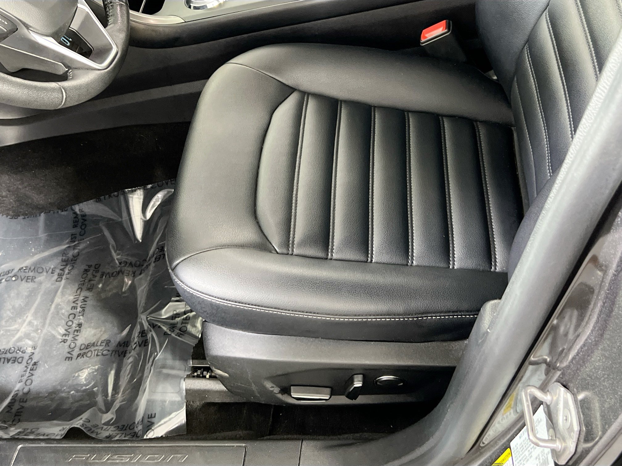 Used 2020 Ford Fusion SEL FWD image 19