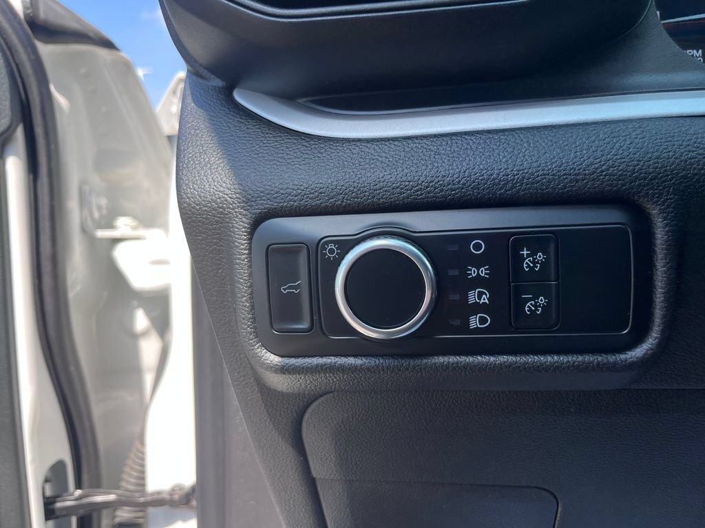 Used 2024 Ford Explorer XLT RWD image 10