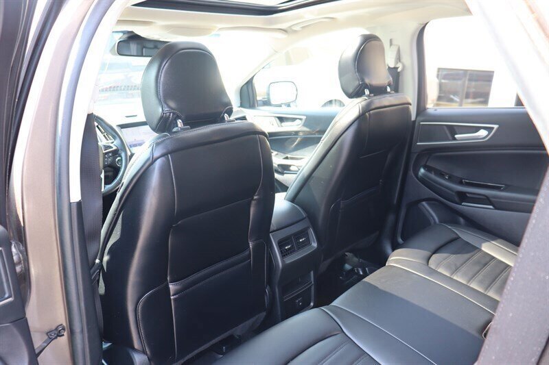 Used 2019 Ford Edge SEL w/ Equipment Group 201A AWD/4WD image 22
