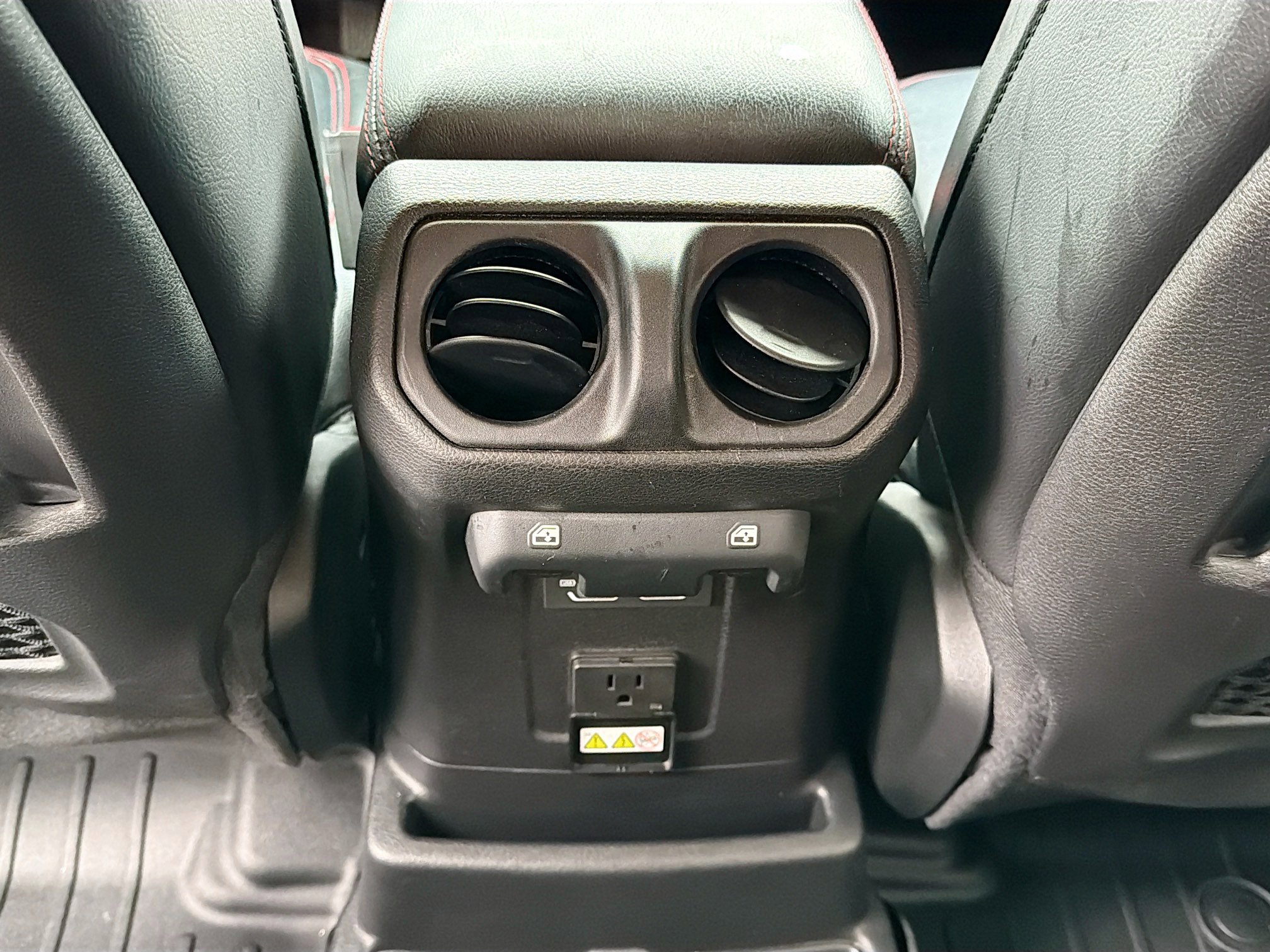 Used 2022 Jeep Wrangler Unlimited Rubicon w/ Cold Weather Group image 19