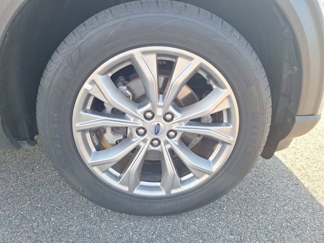 Certified 2023 Ford Explorer Limited AWD/4WD image 9