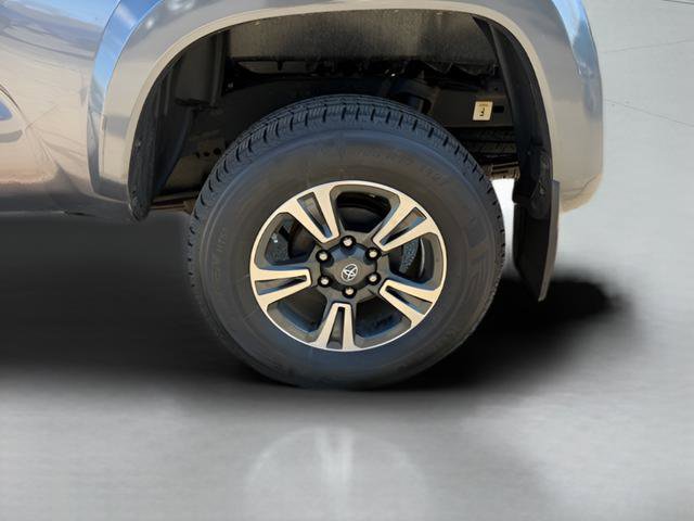Used 2017 Toyota Tacoma TRD Sport w/ Tow Package (A/T) AWD/4WD image 19
