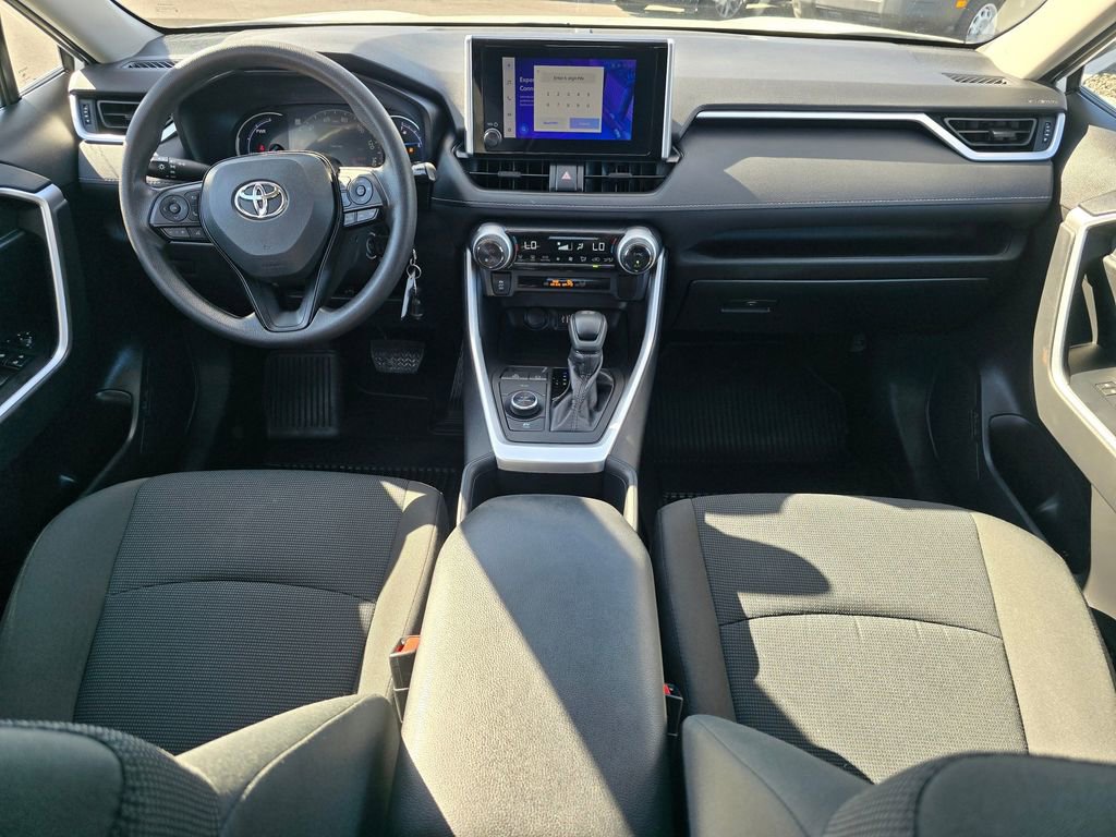 Used 2023 Toyota RAV4 LE AWD/4WD image 10
