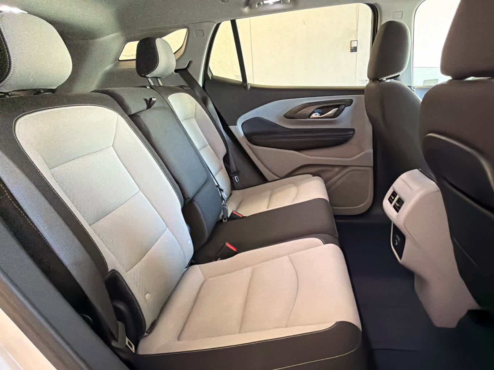 Used 2024 GMC Terrain SLE FWD image 25