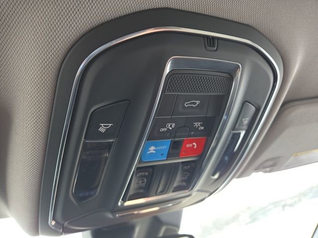 Used 2023 Jeep Grand Cherokee Laredo w/ Luxury Tech Group I image 14