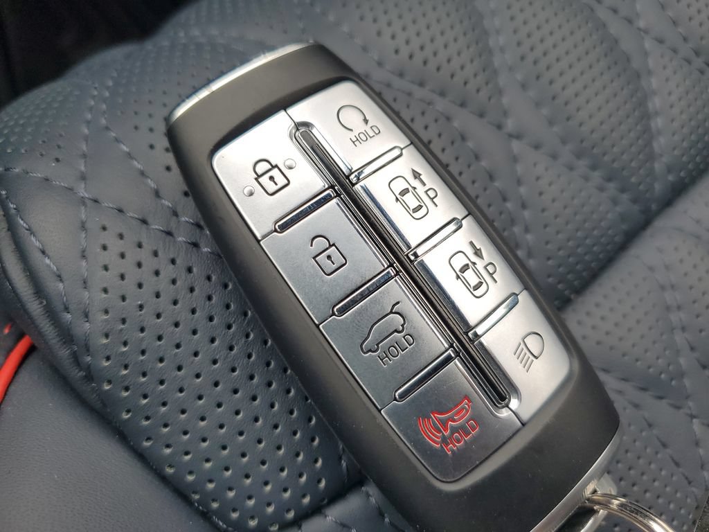 Used 2025 Genesis GV70 3.5T Sport w/ Sport Advanced Package AWD/4WD image 24
