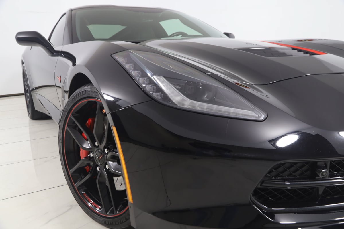 Used 2017 Chevrolet Corvette Stingray Coupe w/ Z51 3LT RWD image 21
