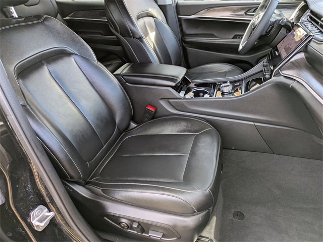 Certified 2023 Jeep Grand Cherokee L Limited w/ Trailer Tow Group (B) image 29