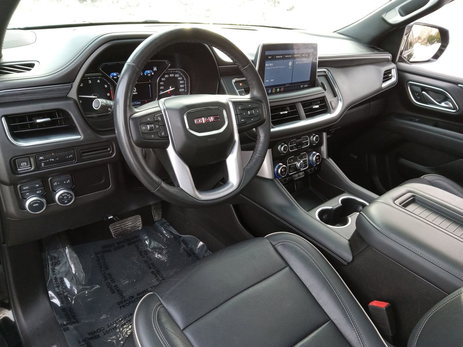 Used 2021 GMC Yukon SLT w/ SLT Luxury Package image 12