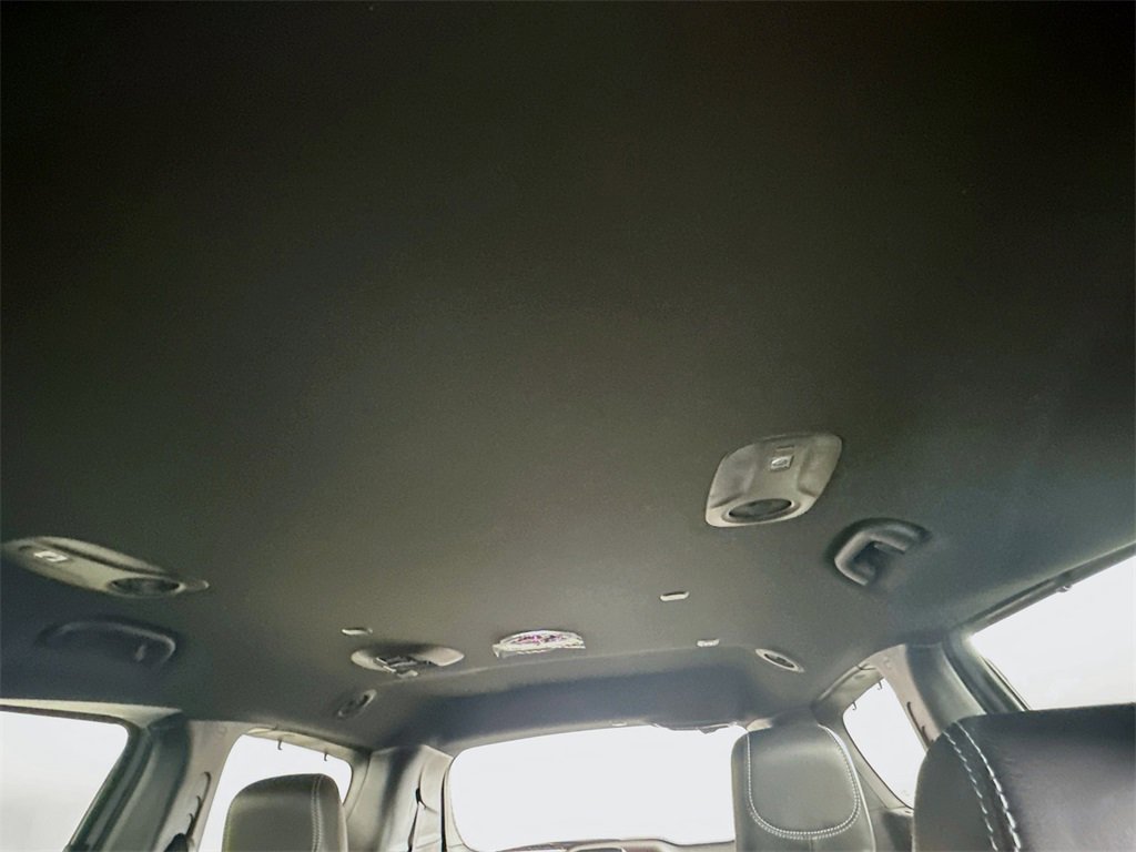 New 2025 Chrysler Pacifica Select w/ Uconnect Theater Family Group image 14